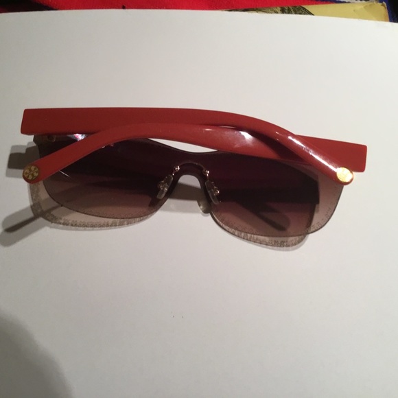 TORY BURCH SUN GLASSES 🤓 - Picture 8 of 10